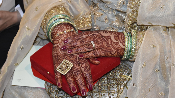https://www.salarnews.in/public/uploads/images/newsimages/maannewsimage03102025_230741_mUSLIM DOWRY.png